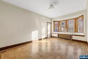 731B Anderson Ave 2, Cliffside Park, NJ 07010 - Photo 2