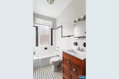 731B Anderson Avenue 2 #2, Cliffside Park, NJ 07010 - Photo 8