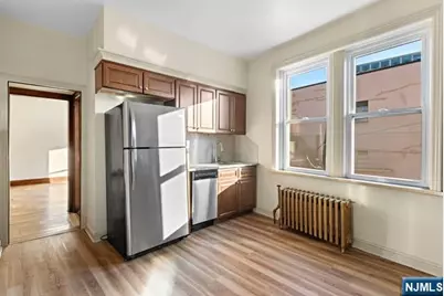 731B Anderson Avenue 2 #2, Cliffside Park, NJ 07010 - Photo 10