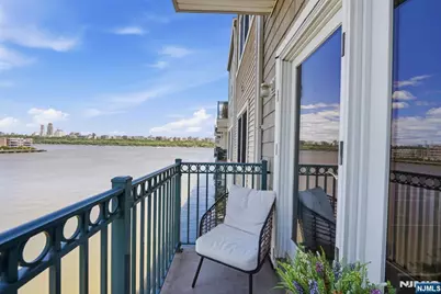 242 The Promenade 242 #242, Edgewater, NJ 07020 - Photo 24