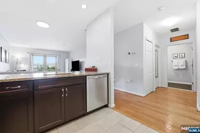 242 The Promenade 242 #242, Edgewater, NJ 07020 - Photo 14