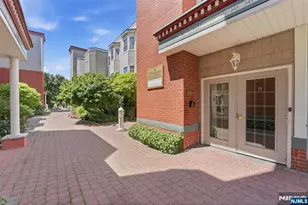 242 The Promenade 242, Edgewater, NJ 07020 - Photo 30