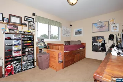 393 New Bridge Road, Bergenfield, NJ 07621 - Photo 22