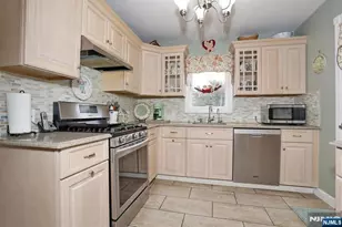 393 New Bridge Rd, Bergenfield, NJ 07621 - Photo 10