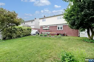 393 New Bridge Rd, Bergenfield, NJ 07621 - Photo 32