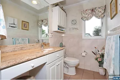 393 New Bridge Road, Bergenfield, NJ 07621 - Photo 16