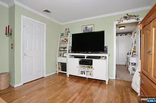 393 New Bridge Rd, Bergenfield, NJ 07621 - Photo 18
