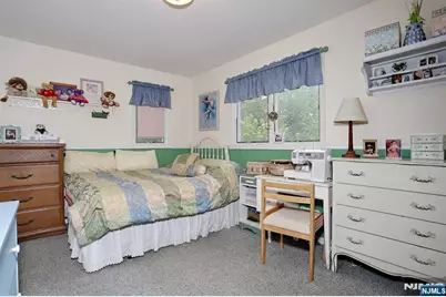393 New Bridge Road, Bergenfield, NJ 07621 - Photo 20