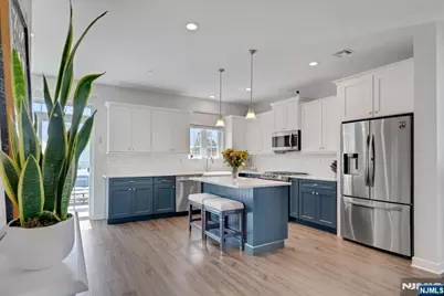 10 Bares Court, Little Ferry, NJ 07643 - Photo 8