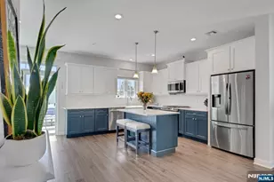 10 Bares Ct, Little Ferry, NJ 07643 - Photo 8