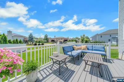 10 Bares Court, Little Ferry, NJ 07643 - Photo 16