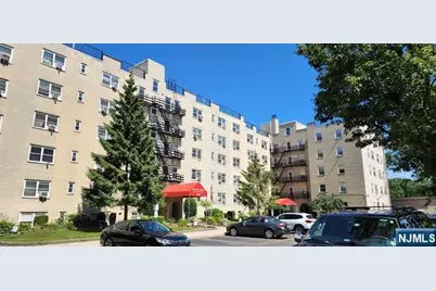 2215 N Central Road 2E #2E, Fort Lee, NJ 07024 - Photo 1