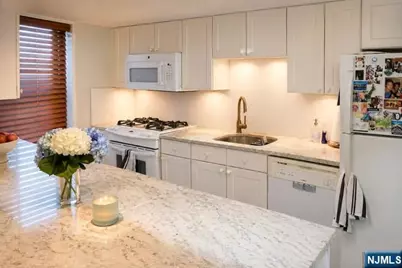 2215 N Central Road 2E #2E, Fort Lee, NJ 07024 - Photo 8