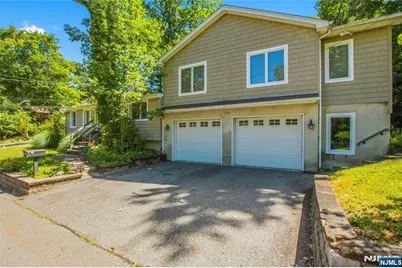 139 Mohawk Trail, Wayne, NJ 07470 - Photo 2