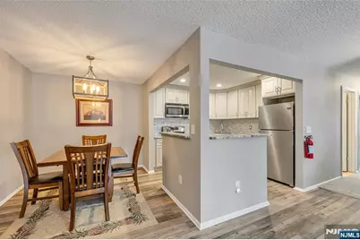 430 Poets Way 430 #430, Mahwah, NJ 07430 - Photo 10