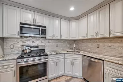 430 Poets Way 430 #430, Mahwah, NJ 07430 - Photo 12