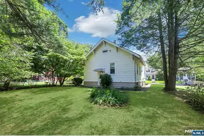 122 Washington Avenue, New Milford, NJ 07646 - Photo 4