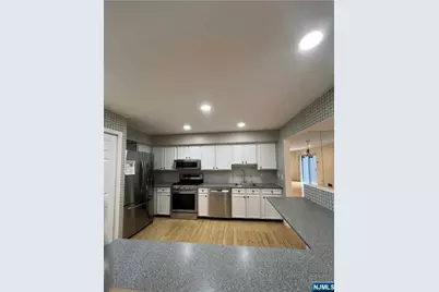 18 Linwood Avenue 18 #18, Cresskill, NJ 07626 - Photo 6