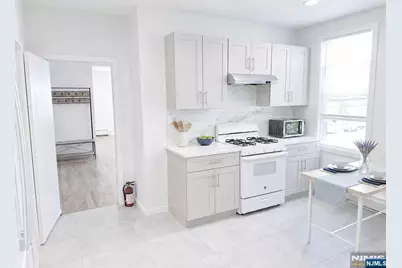 171 Bergen Avenue 2 #2, Kearny, NJ 07032 - Photo 4