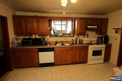 119 Pacific Street, Newark, NJ 07105 - Photo 6