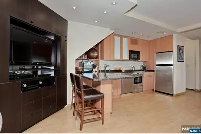 3 Horizon Road 618 #618, Fort Lee, NJ 07024 - Photo 6