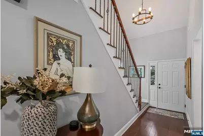 94 Heather Lane, Wyckoff Township, NJ 07481 - Photo 2