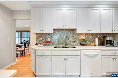 63 Surrey Lane, River Edge, NJ 07661 - Photo 8