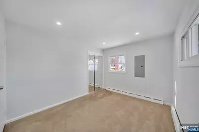 231 Hillside Avenue, Paramus, NJ 07652 - Photo 26