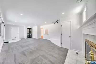 231 Hillside Avenue, Paramus, NJ 07652 - Photo 16