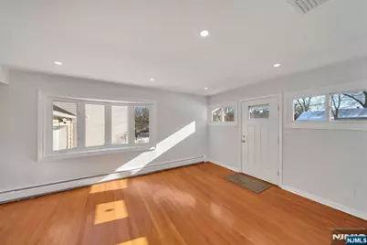 231 Hillside Avenue, Paramus, NJ 07652 - Photo 2