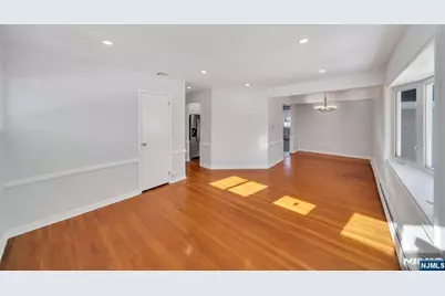 231 Hillside Avenue, Paramus, NJ 07652 - Photo 6