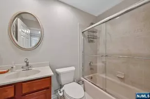 172 Price Ct 172X, West New York, NJ 07093 - Photo 18
