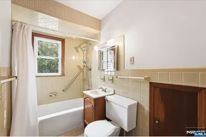 5 Lexington Avenue, Wallington, NJ 07057 - Photo 8