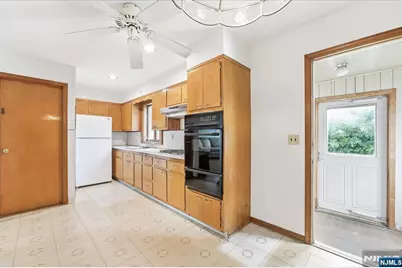 5 Lexington Avenue, Wallington, NJ 07057 - Photo 12
