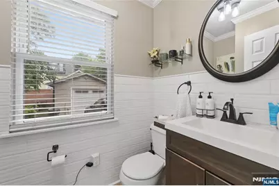 306 Passaic Avenue, Hasbrouck Heights, NJ 07604 - Photo 30