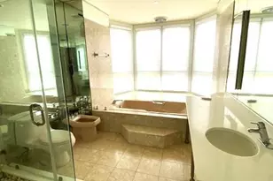 50 Kings Ct, Fort Lee, NJ 07024 - Photo 10