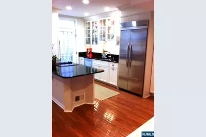 50 Kings Court, Fort Lee, NJ 07024 - Photo 4