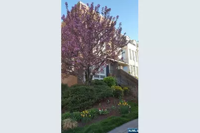 50 Kings Court, Fort Lee, NJ 07024 - Photo 2