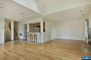 833 Topsail Ln, Secaucus, NJ 07094 - Photo 10