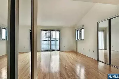 833 Topsail Lane, Secaucus, NJ 07094 - Photo 6