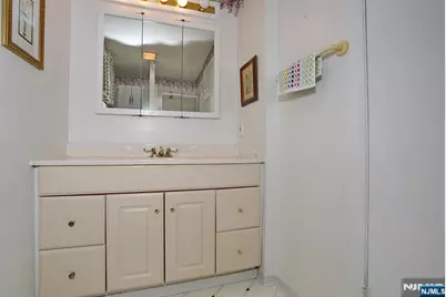 140 Carlyle Court, Carlstadt, NJ 07072 - Photo 18