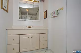140 Carlyle Ct, Carlstadt, NJ 07072 - Photo 18