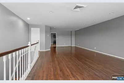 300 Gorge Road 2 #2, Cliffside Park, NJ 07010 - Photo 16