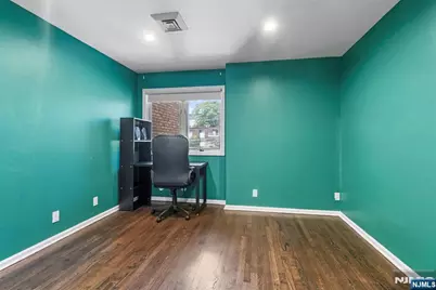 300 Gorge Road 2 #2, Cliffside Park, NJ 07010 - Photo 22