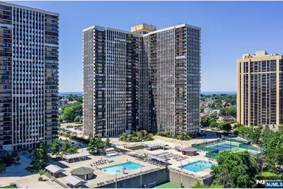 300 Winston Drive C3111 #C3111, Cliffside Park, NJ 07010 - Photo 24