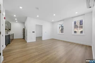 21 Lincoln 101 #101, Newark, NJ 07102 - Photo 4