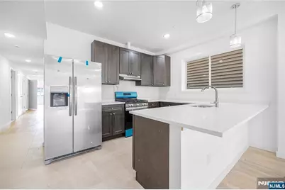 418 11th Street Floor 2 #Floor 2, Union City, NJ 07087 - Photo 4
