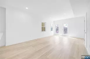 418 11th Street Floor 2, Union City, NJ 07087 - Photo 2