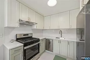 901 Washington Dr, Ramsey, NJ 07446 - Photo 1