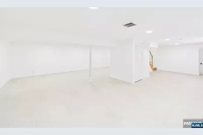 64 Graham Place, Teaneck Township, NJ 07666 - Photo 28